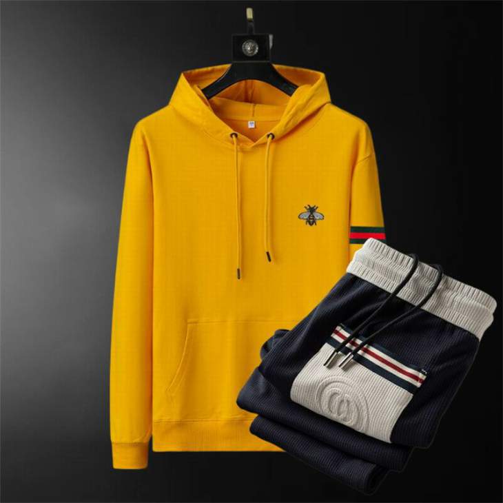 Picture of Gucci Sweater Suits _SKUGucciM-3XL12yr0239619